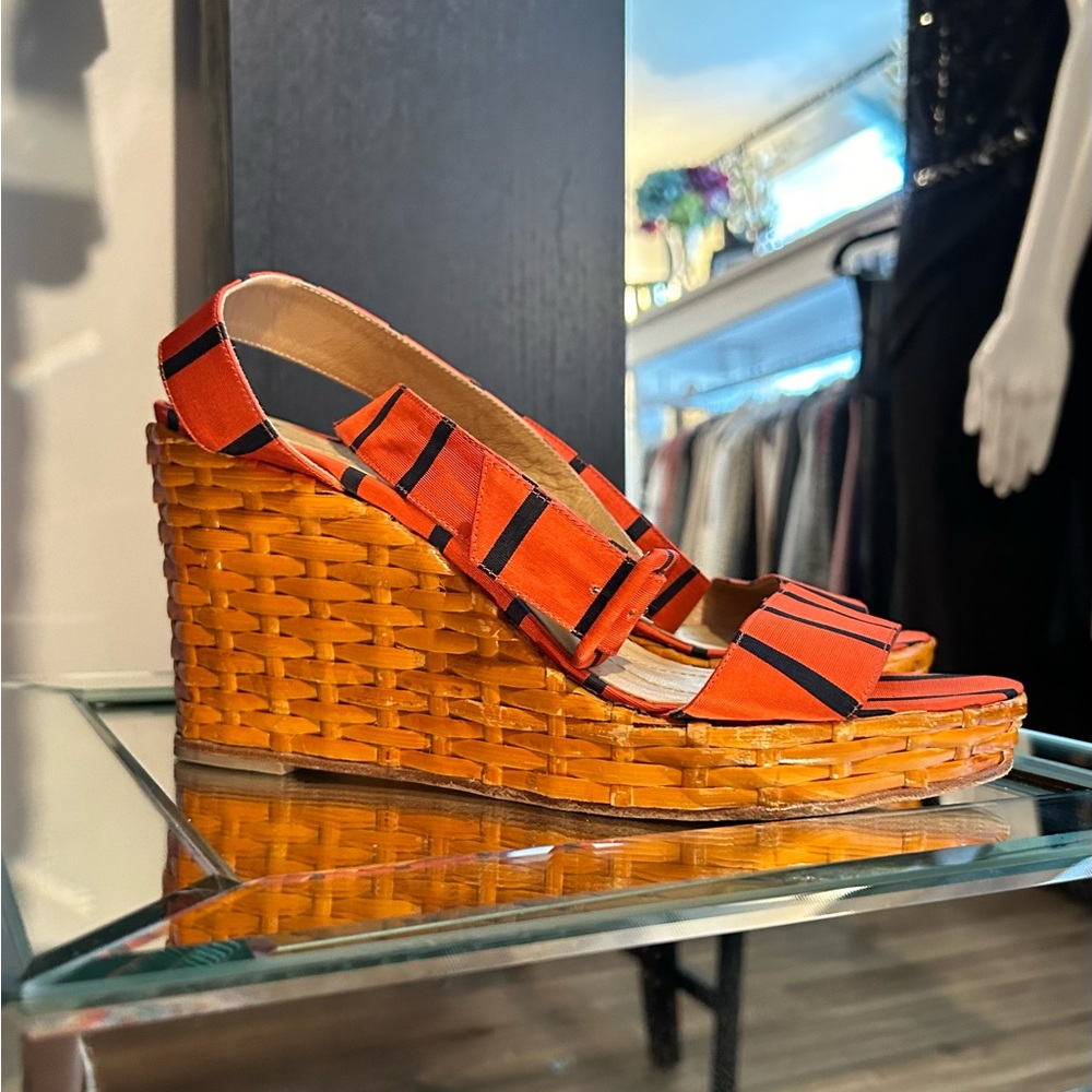 ADORABLE , KATE SPADE bright orange 🍊 and Navy blue striped sandals. Size 9 - Picture 9 of 12